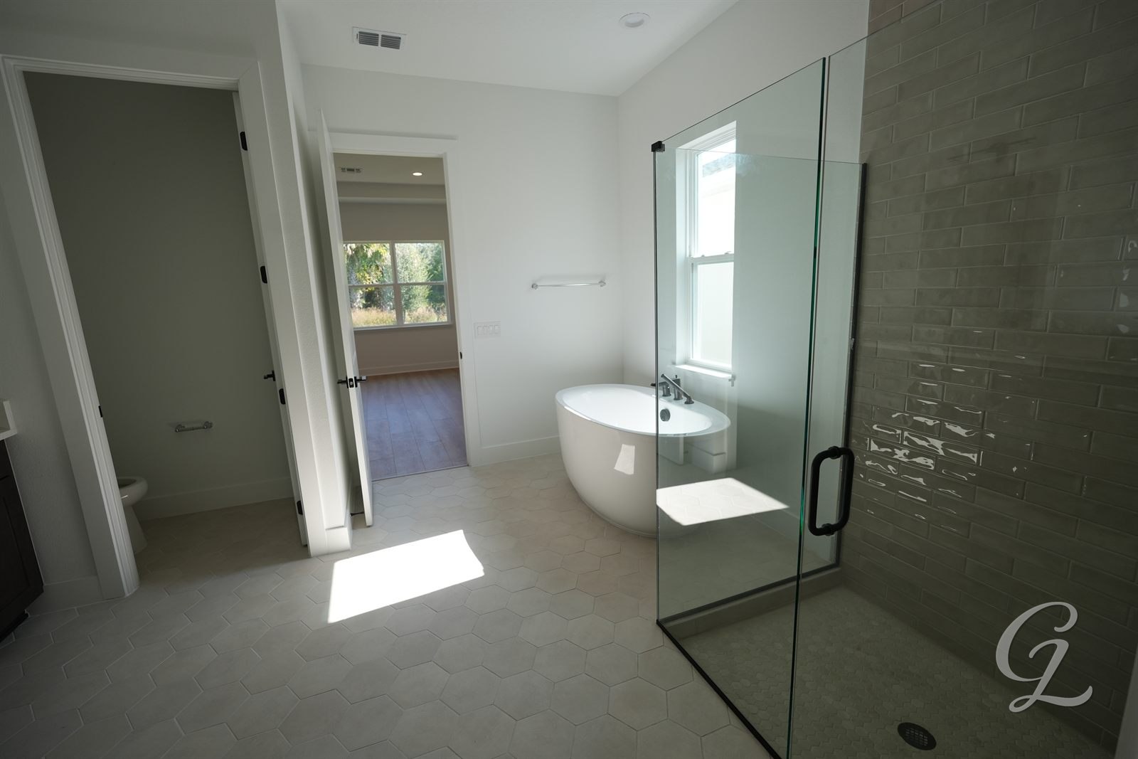 Soaking Tub & Walk-In Shower
